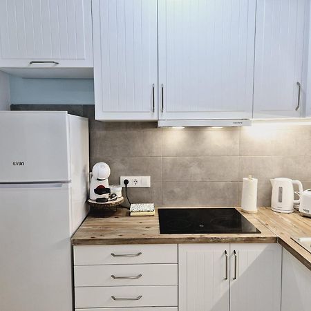 La Casa De Veronica - Serene Apartment With Shared Pool, Steps From The Beach トレビエハ エクステリア 写真