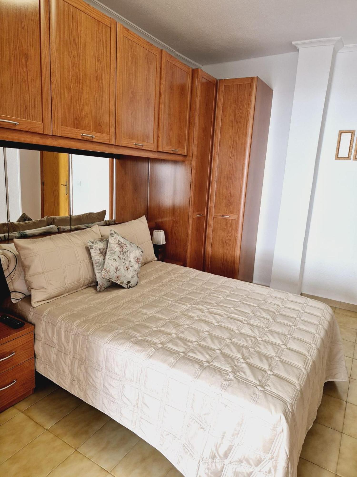 La Casa De Veronica - Serene Apartment With Shared Pool, Steps From The Beach トレビエハ エクステリア 写真