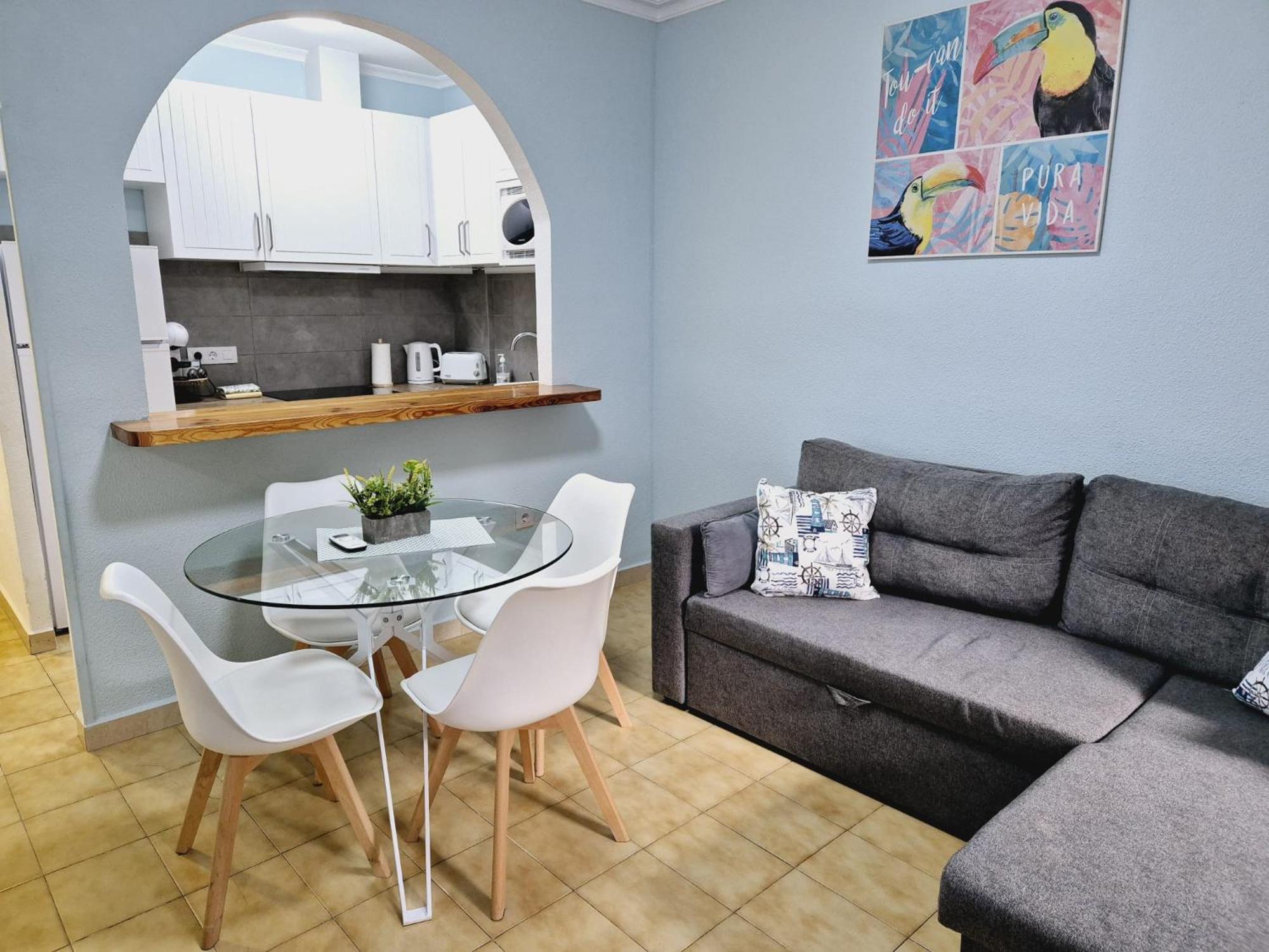 La Casa De Veronica - Serene Apartment With Shared Pool, Steps From The Beach トレビエハ エクステリア 写真